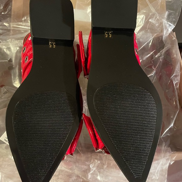 Steve Madden red dress shoes. Brand new. 5.5 - Picture 3 of 6